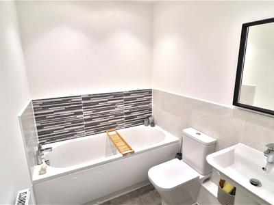 BATHROOM/W.C.